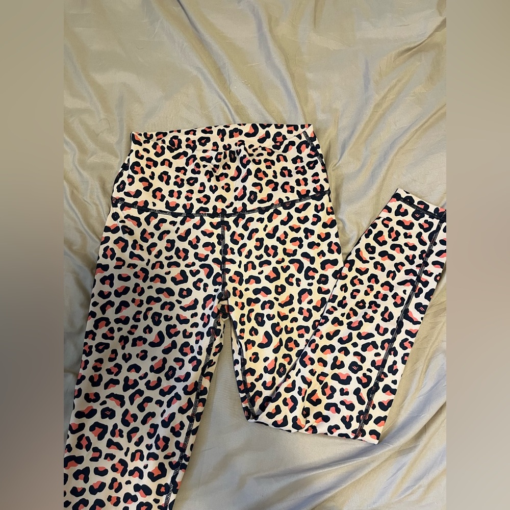 Cheetah power hold Fablectics leggings size small